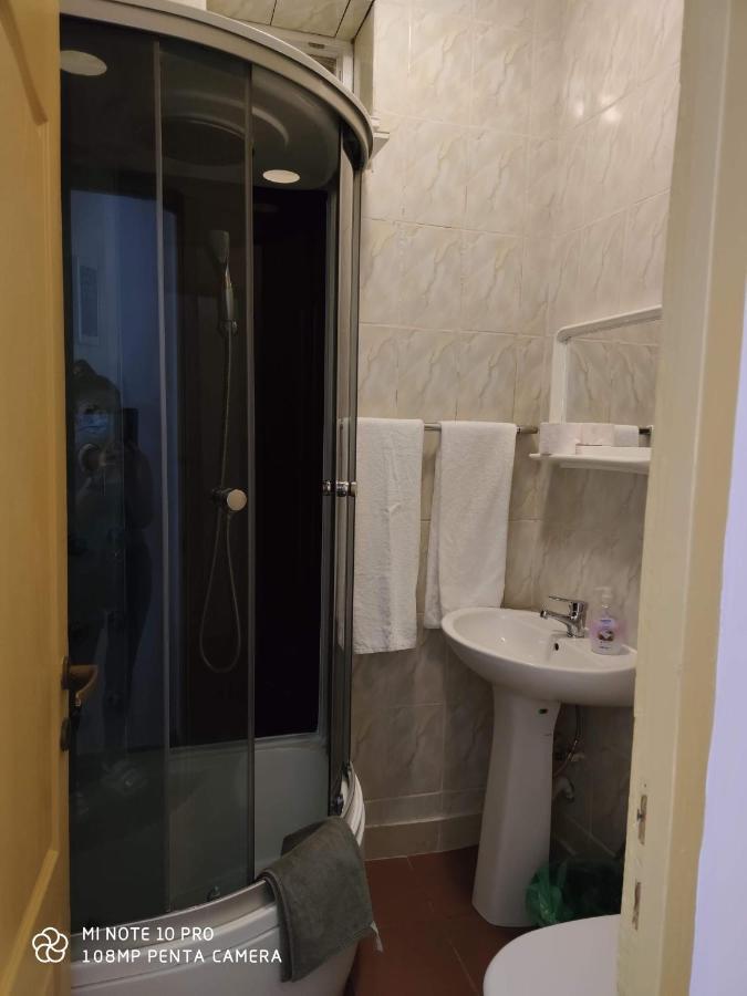 Alfredo Hostel Craiova Exterior photo